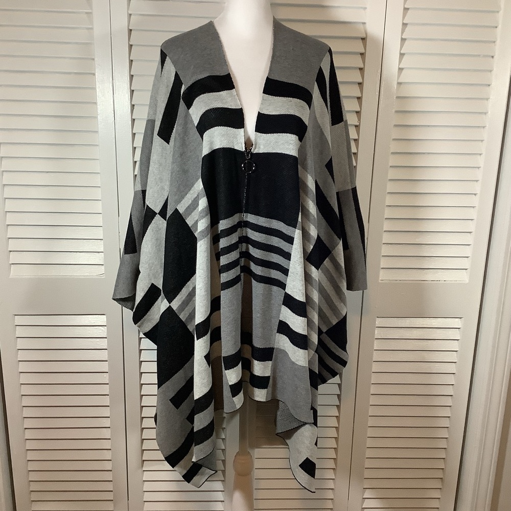 Poncho cape, black and grey